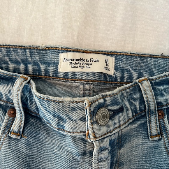 Abercrombie & Fitch jeans - Picture 3 of 3